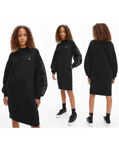 Calvin Klein must pusakleit tüdrukule