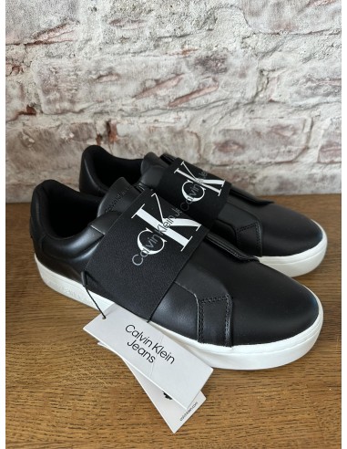 Calvin Klein mustad vabaaja jalatsid